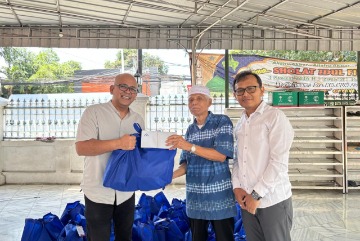 Tugure Employees Share the Spirit of Ramadan, Distribute 300 Basic Food Packages